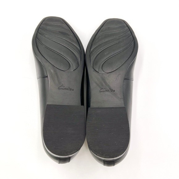 Clarks Size 7.5 Juliet Monte‎ Black Leather Patent Cap Toe Low Heels Pumps Shoes - Picture 9 of 14